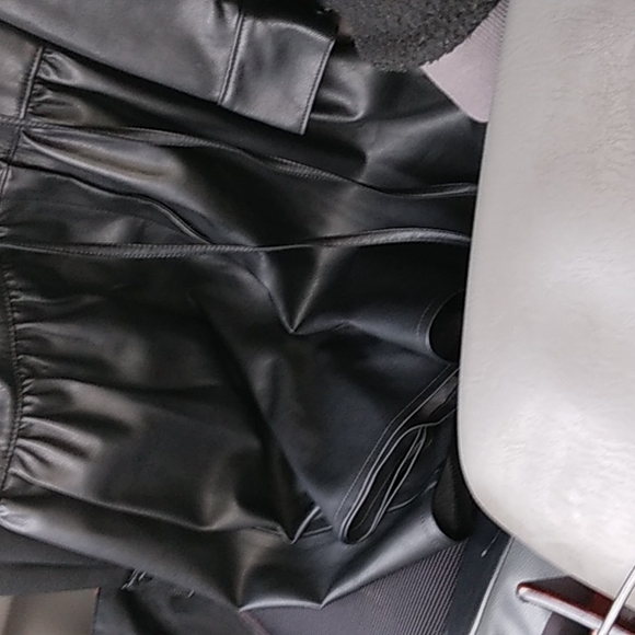 Leather rmpr - Picture 2 of 5